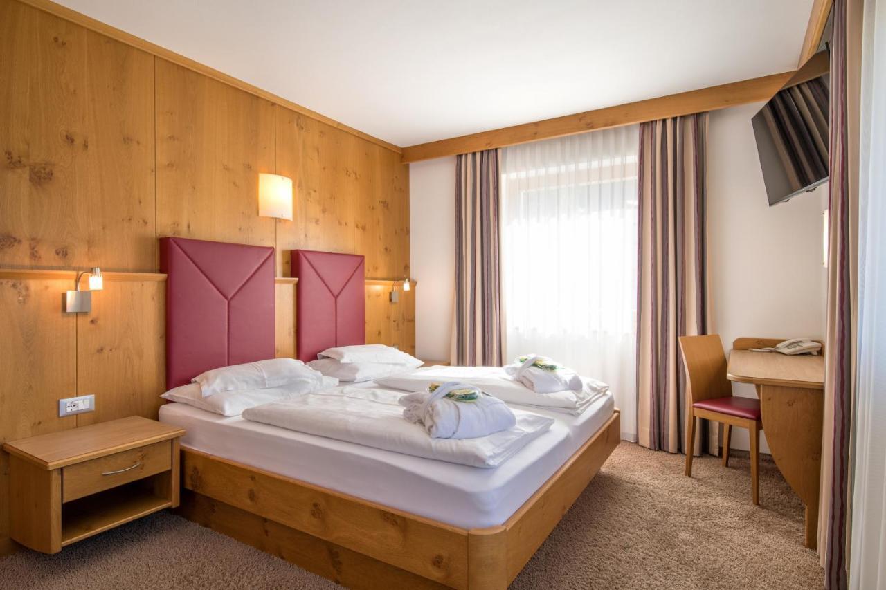 Garni Hotel Bel Vert Selva di Val Gardena Ngoại thất bức ảnh