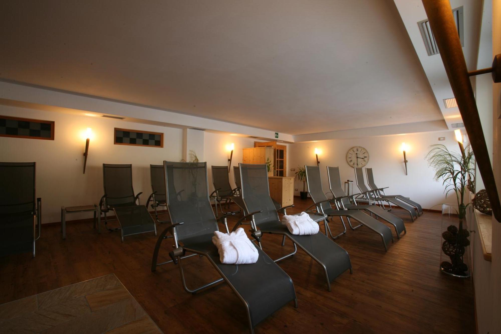 Garni Hotel Bel Vert Selva di Val Gardena Ngoại thất bức ảnh