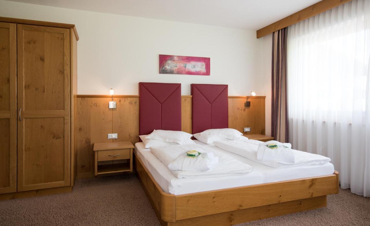 Garni Hotel Bel Vert Selva di Val Gardena Ngoại thất bức ảnh