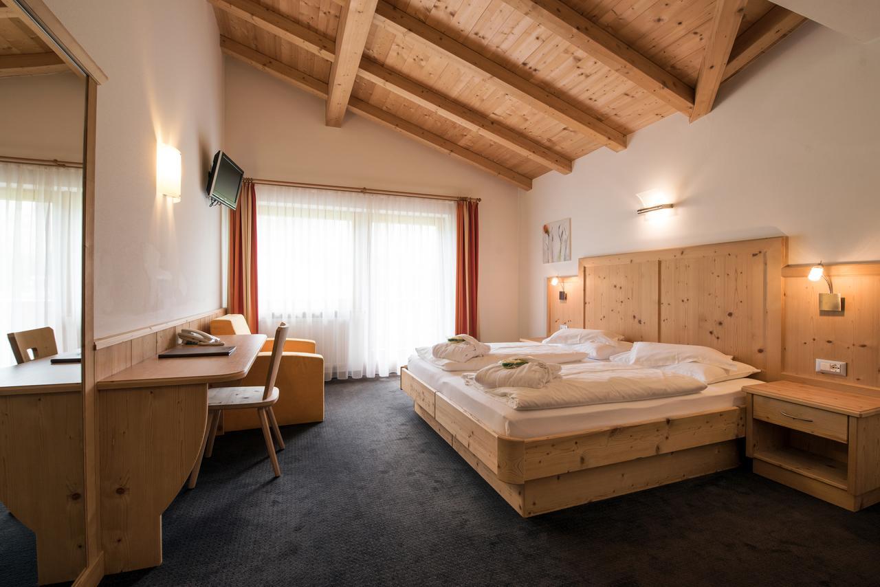 Garni Hotel Bel Vert Selva di Val Gardena Ngoại thất bức ảnh